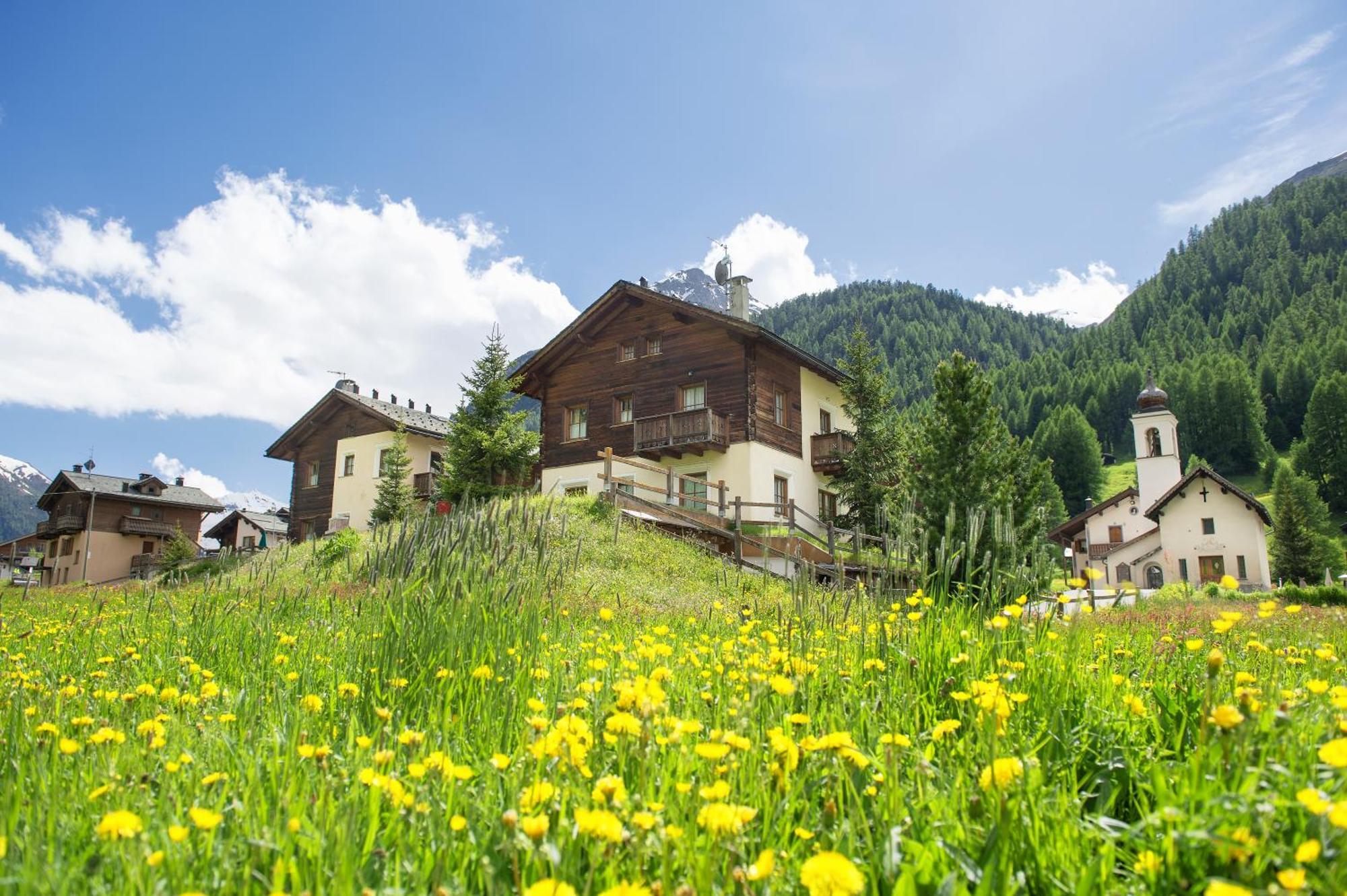 Residence Le Cascate Livigno Exterior photo